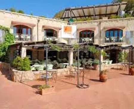 Úszó hotel Sardinia Boat Berths Olbia