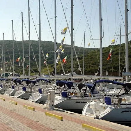 Úszó hotel Sardinia Boat Berths Olbia
